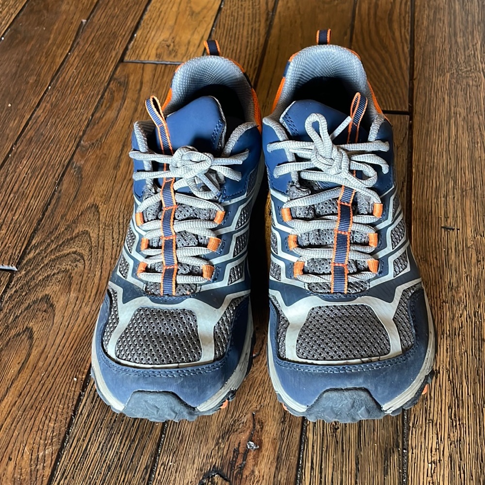 Boys Merrill waterproof shoes size 7 (big kids)